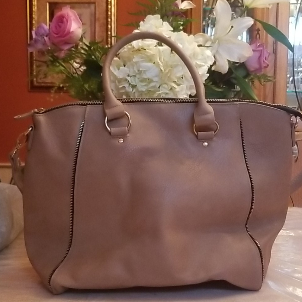 New York and Company handbag